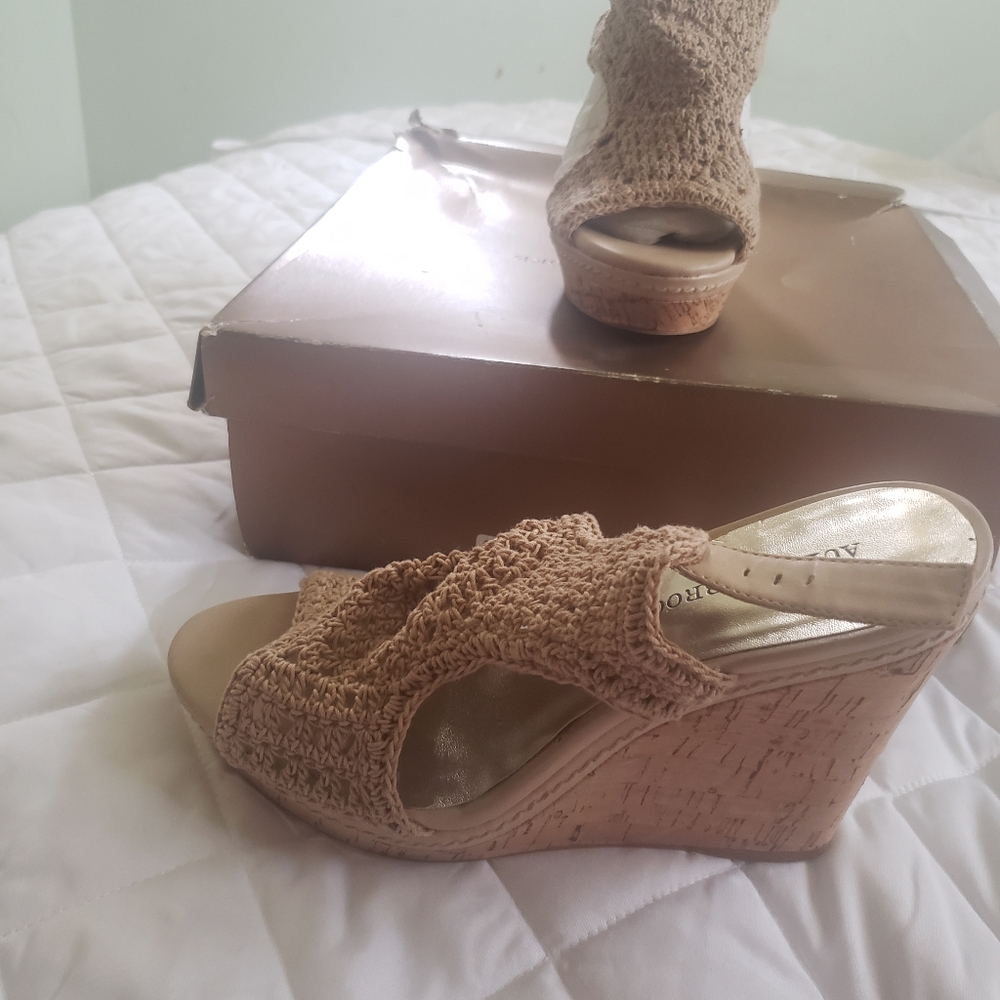 Wedge sandals - Picture 3 of 3